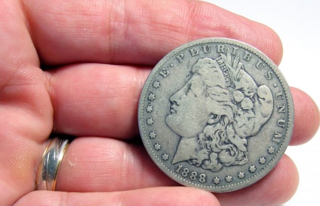 holding-old-silver-liberty-dollar-from-1888-990×639 Silver nano particles